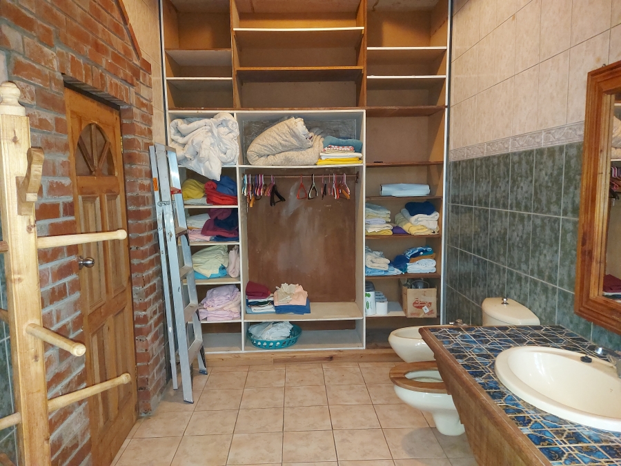 4 Bedroom Property for Sale in Da Nova Western Cape